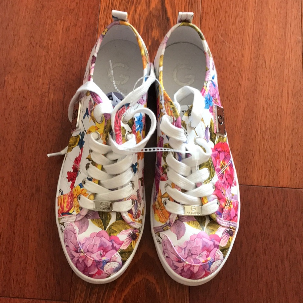 G by guess brand new floral sneakers size 8 1/2
